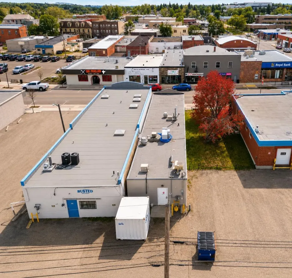5026 51 Avenue Ponoka AB T4J 1S4