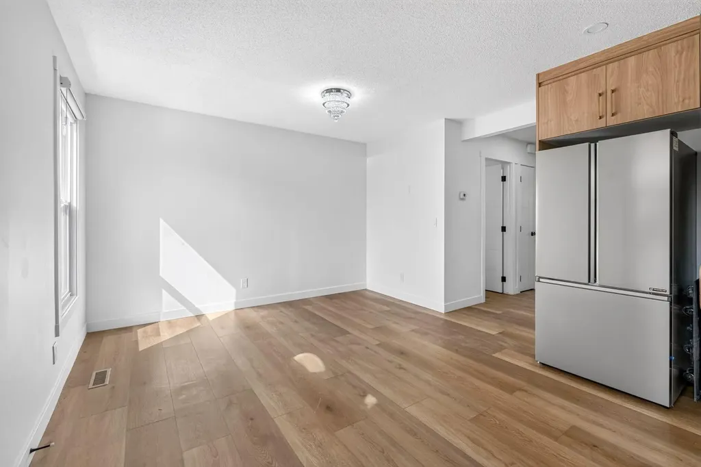287 Pensville Close SE Calgary AB T2A 5P2