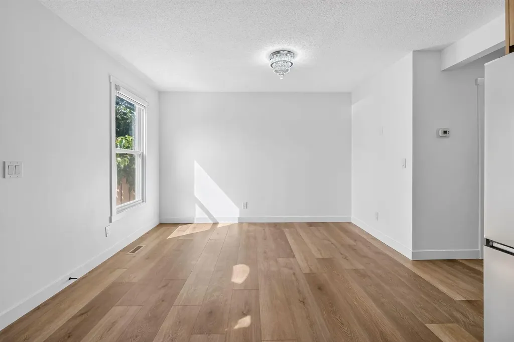 287 Pensville Close SE Calgary AB T2A 5P2