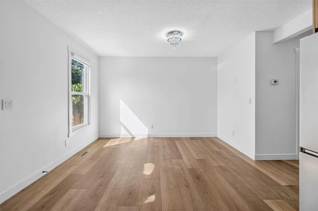 287 Pensville Close SE Calgary AB T2A 5P2