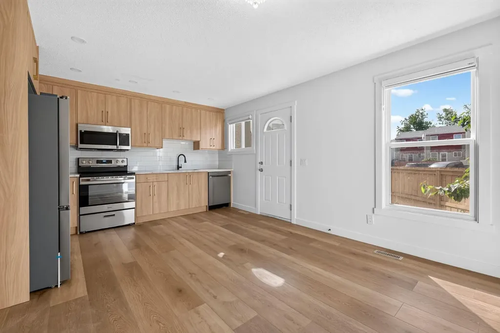 287 Pensville Close SE Calgary AB T2A 5P2