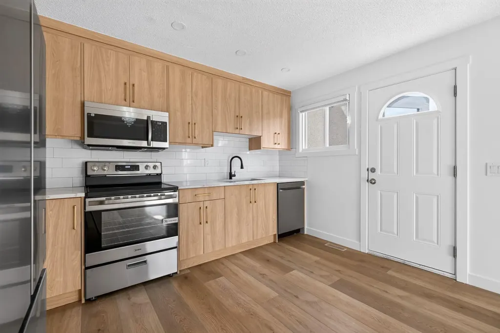 287 Pensville Close SE Calgary AB T2A 5P2