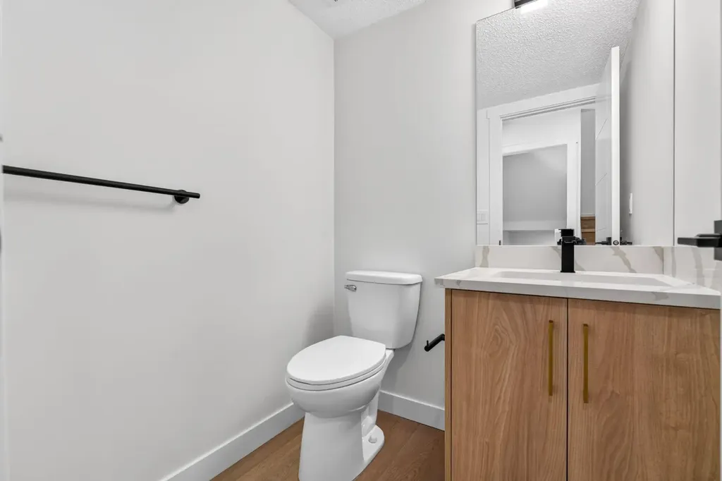 287 Pensville Close SE Calgary AB T2A 5P2