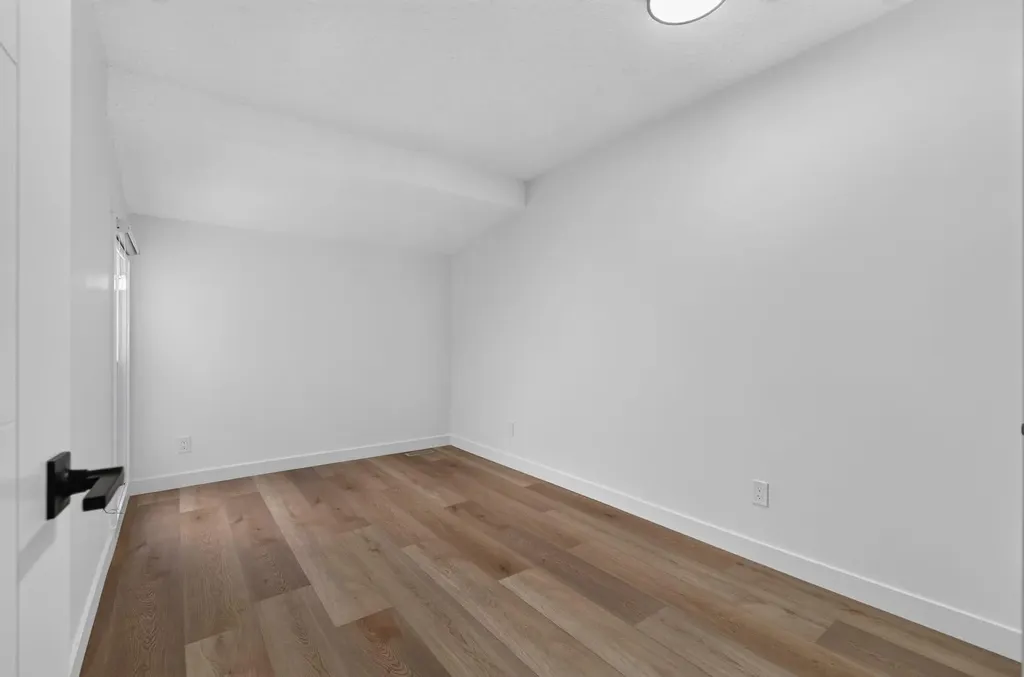 287 Pensville Close SE Calgary AB T2A 5P2