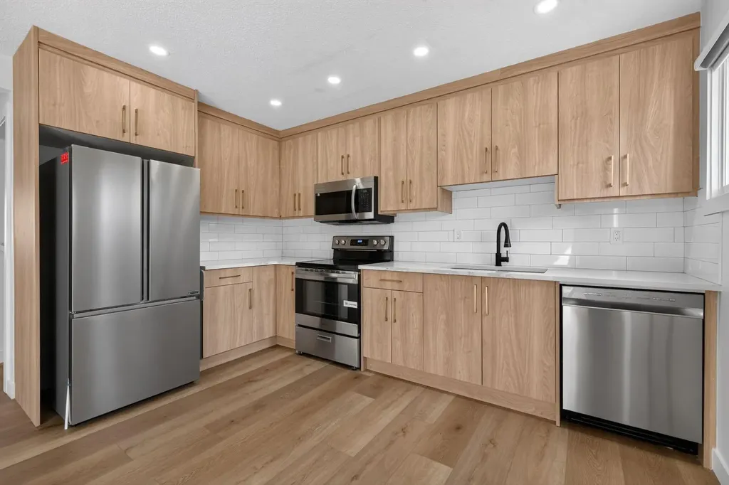 287 Pensville Close SE Calgary AB T2A 5P2