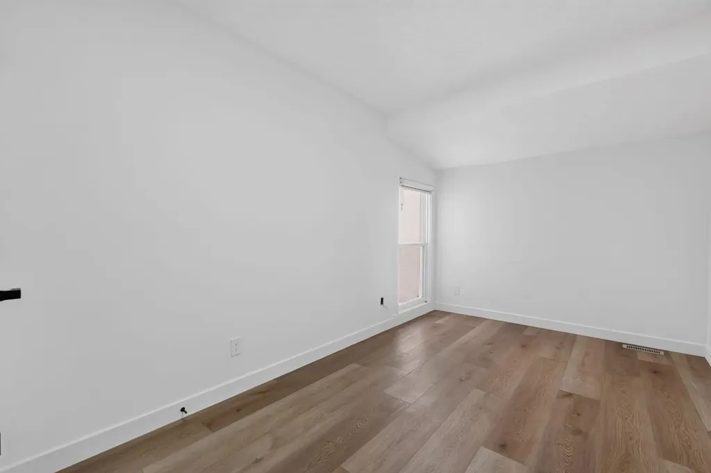 287 Pensville Close SE Calgary AB T2A 5P2
