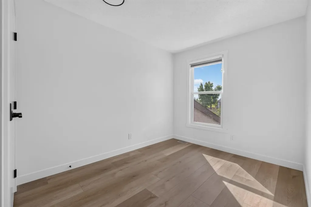 287 Pensville Close SE Calgary AB T2A 5P2