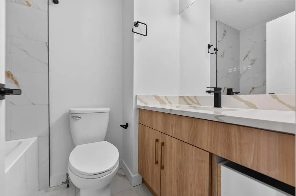 287 Pensville Close SE Calgary AB T2A 5P2