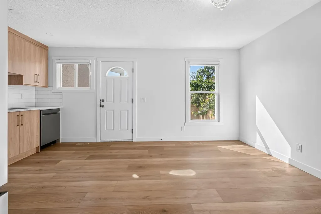 287 Pensville Close SE Calgary AB T2A 5P2