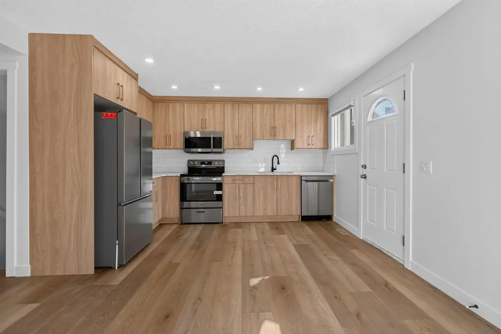 287 Pensville Close SE Calgary AB T2A 5P2