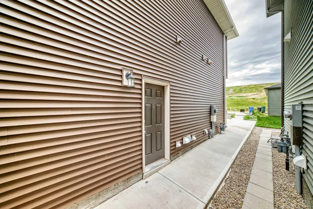 339 Wolf Creek Way SE Calgary AB T2X 4Y8