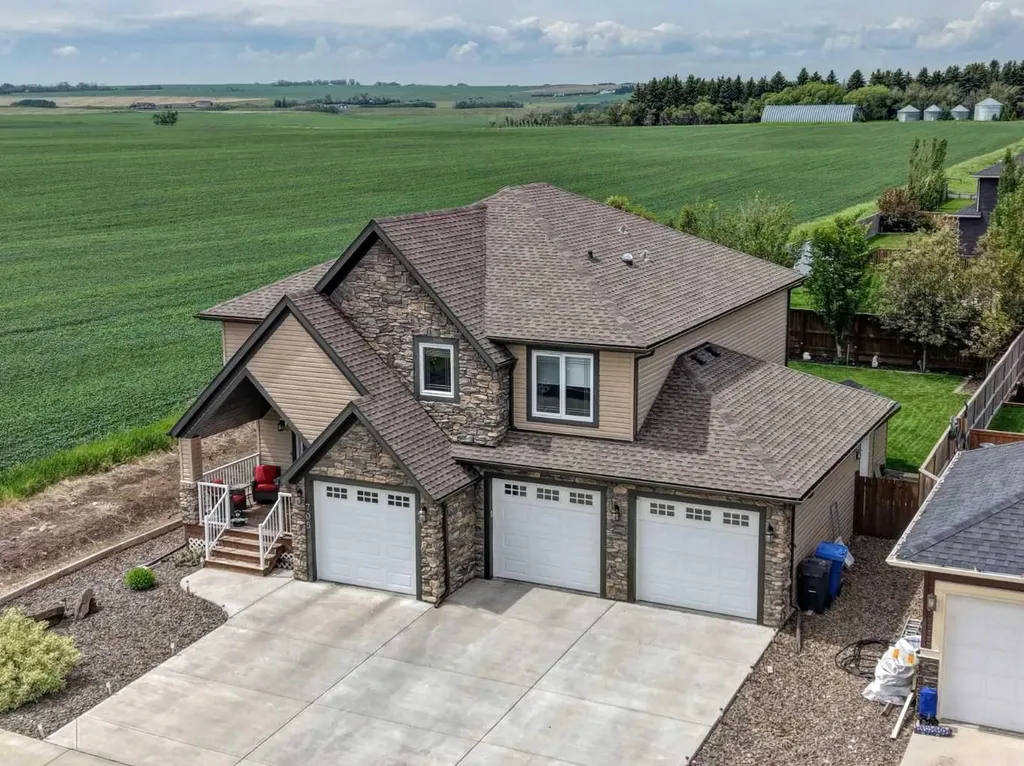 705 West Highland Link Carstairs AB T0M0N0