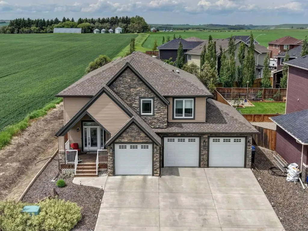 705 West Highland Link Carstairs AB T0M0N0