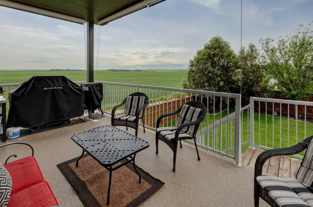 705 West Highland Link Carstairs AB T0M0N0