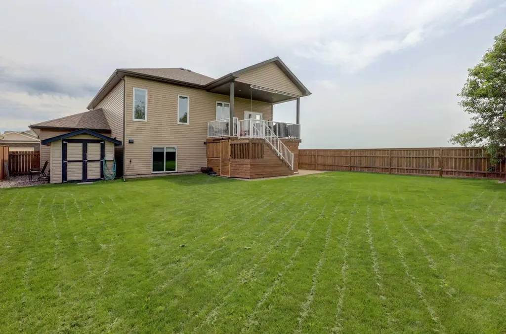705 West Highland Link Carstairs AB T0M0N0