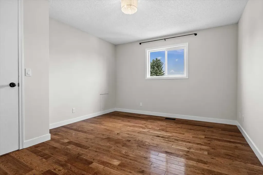 73 Sunvale Crescent SE Calgary AB T2X 2R9