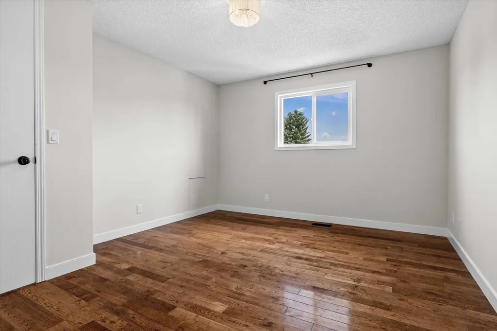 73 Sunvale Crescent SE Calgary AB T2X 2R9