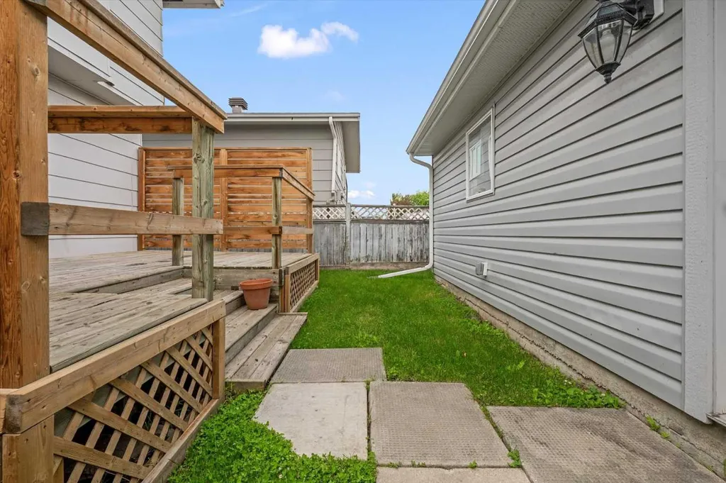 73 Sunvale Crescent SE Calgary AB T2X 2R9