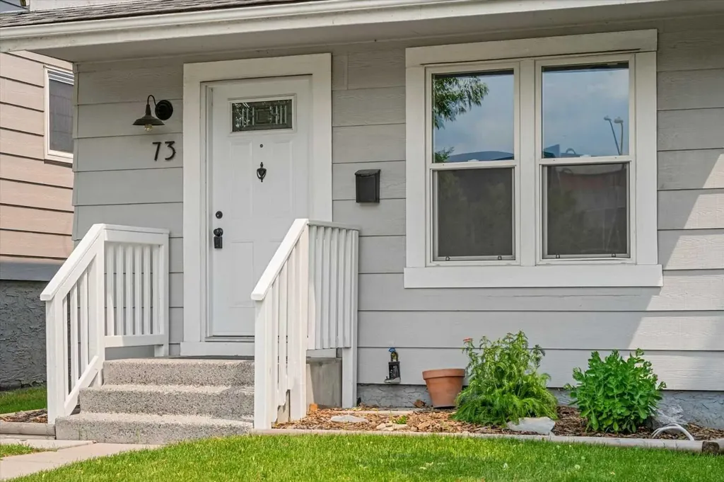 73 Sunvale Crescent SE Calgary AB T2X 2R9
