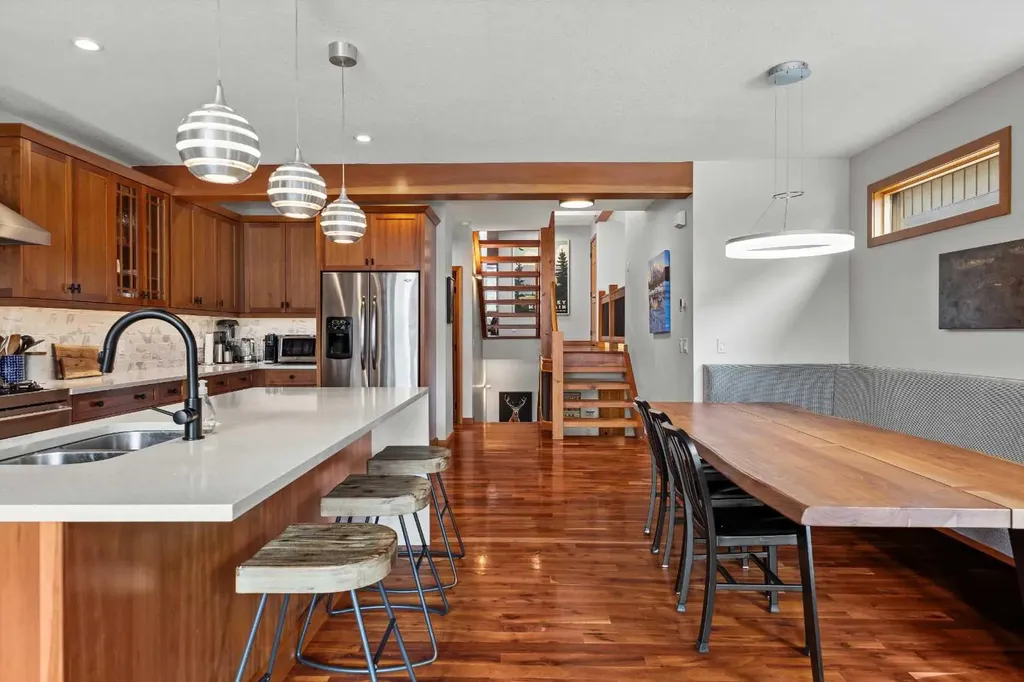 634 4 Street Canmore AB T1W 2H3