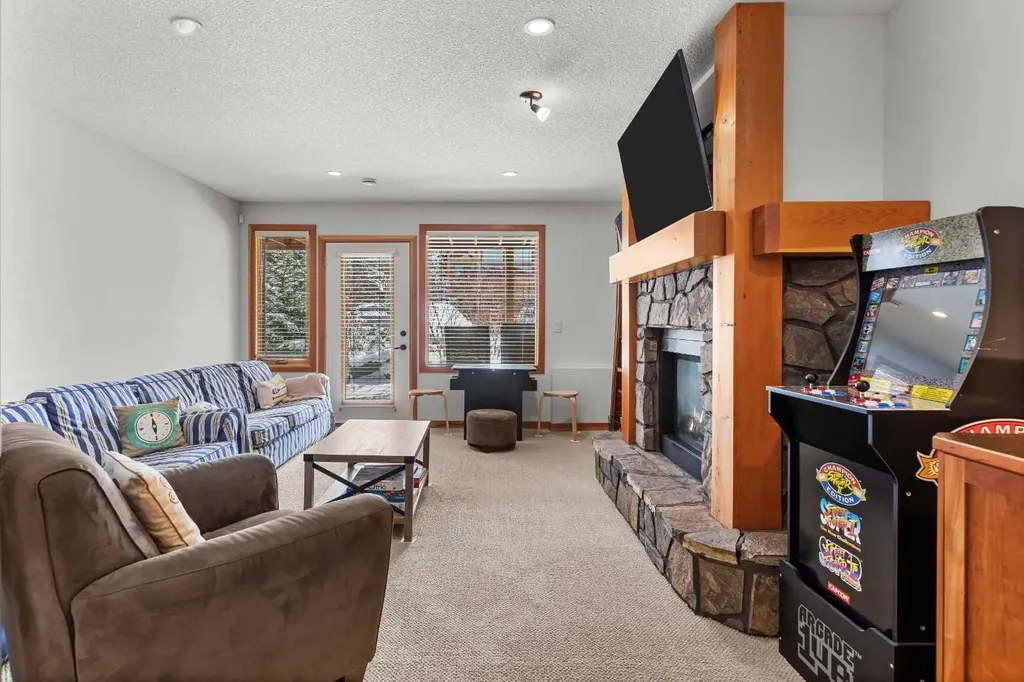 634 4 Street Canmore AB T1W 2H3