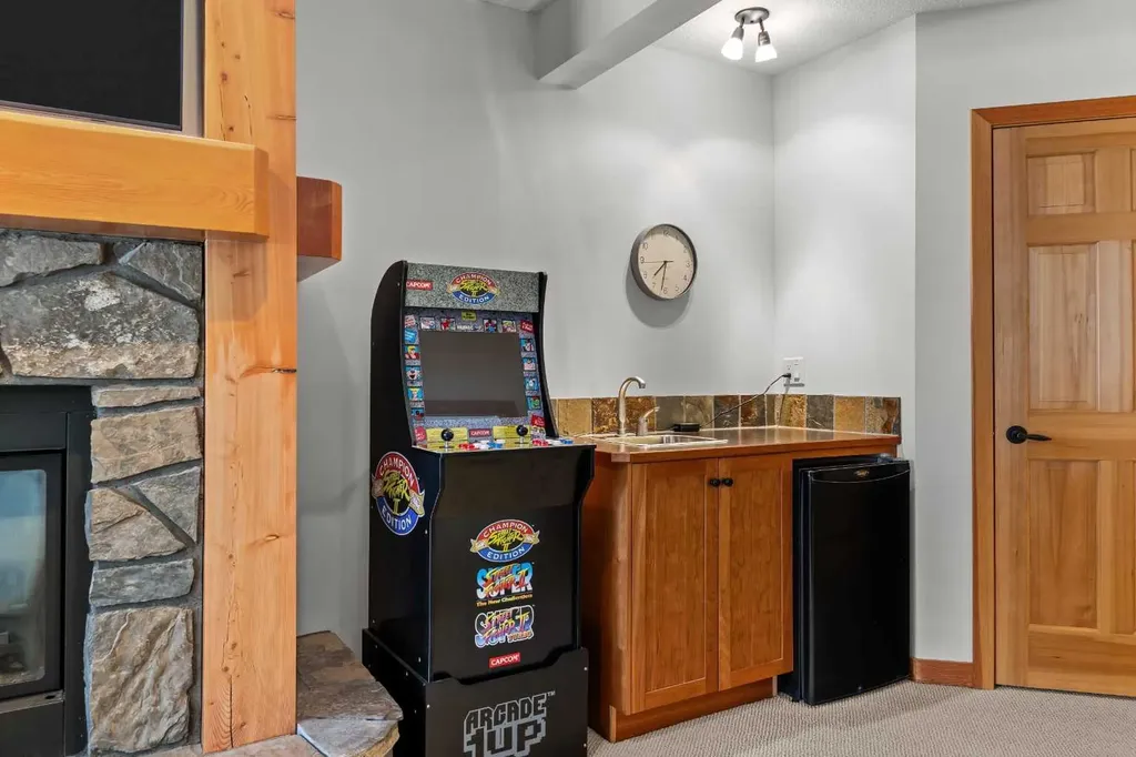634 4 Street Canmore AB T1W 2H3