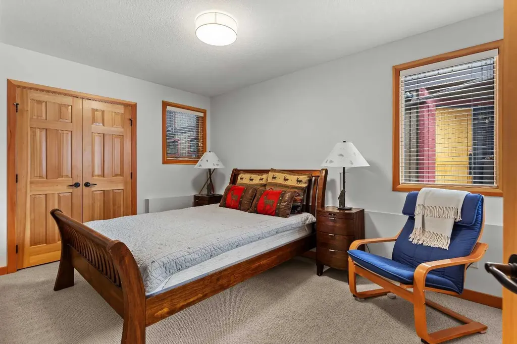 634 4 Street Canmore AB T1W 2H3