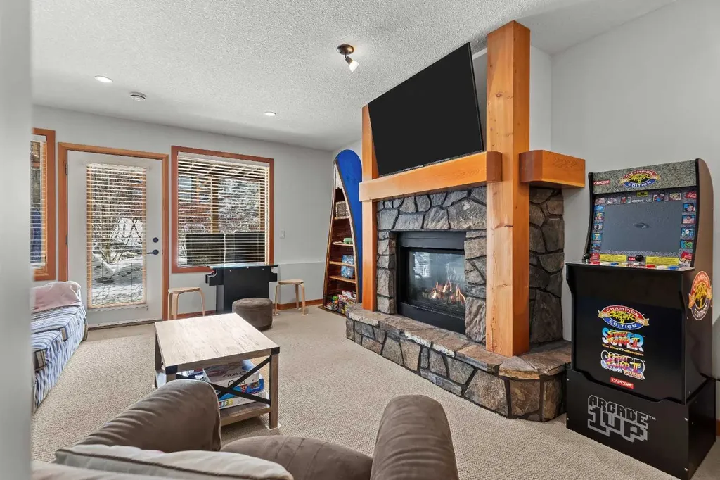 634 4 Street Canmore AB T1W 2H3