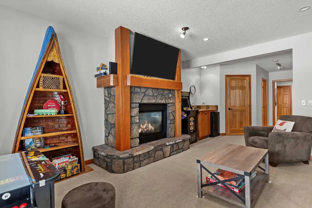 634 4 Street Canmore AB T1W 2H3