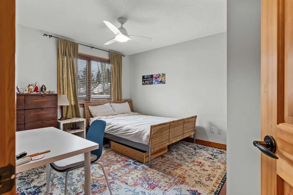 634 4 Street Canmore AB T1W 2H3
