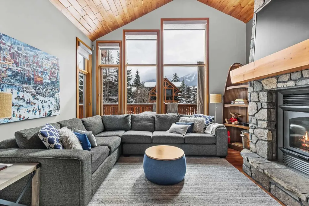 634 4 Street Canmore AB T1W 2H3