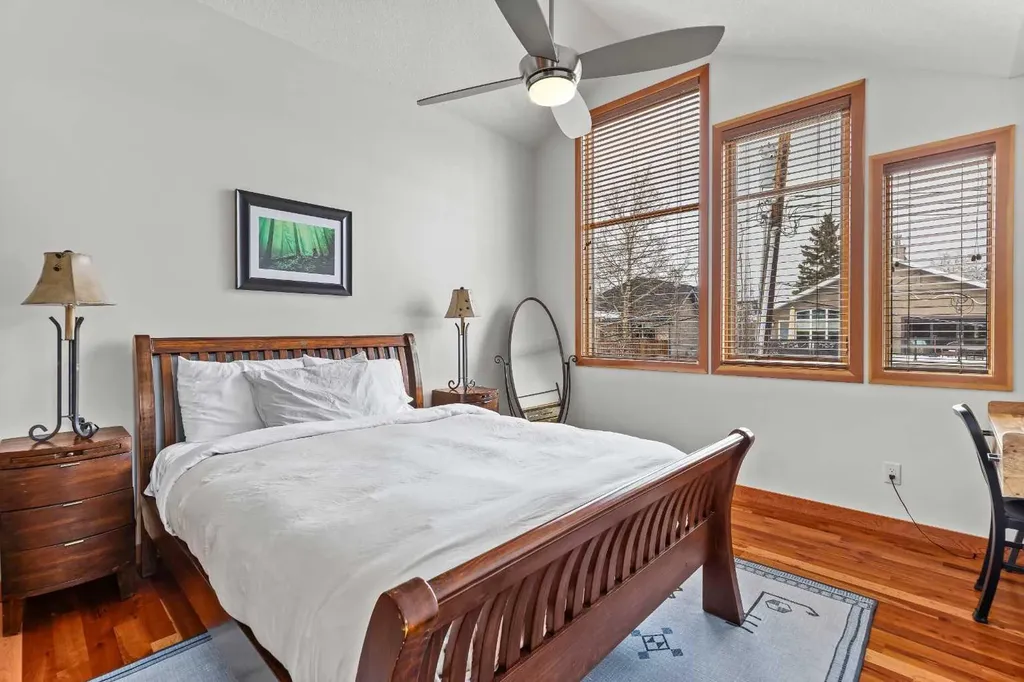 634 4 Street Canmore AB T1W 2H3