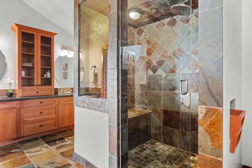 634 4 Street Canmore AB T1W 2H3