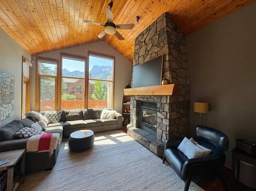 634 4 Street Canmore AB T1W 2H3