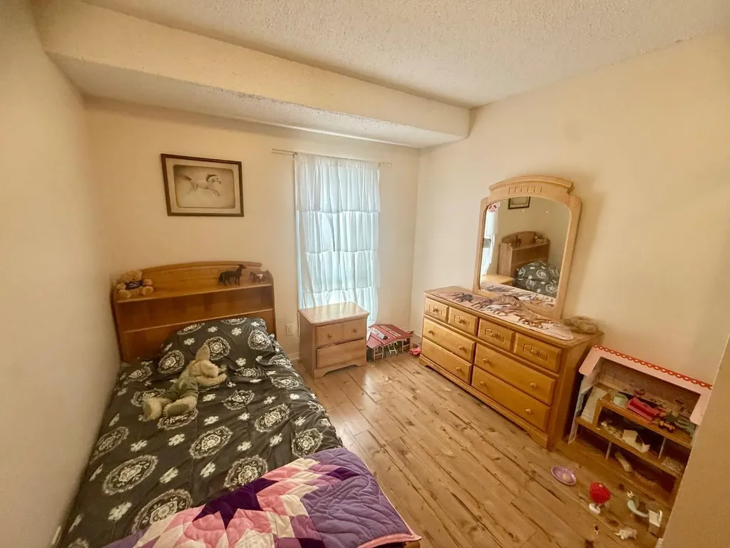 457 Collinge Road Hinton AB T7V1K8