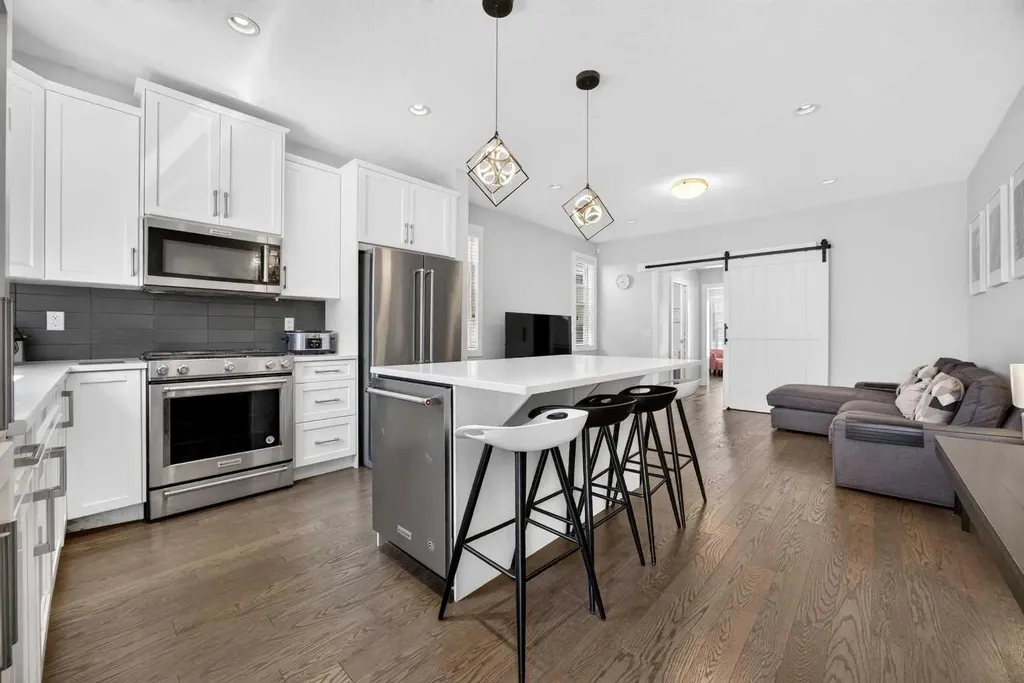 30 Evanscrest Rise NW Calgary AB T3P 0R7