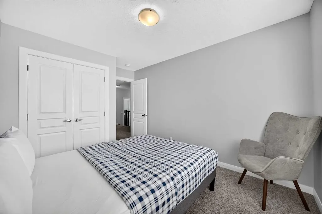 30 Evanscrest Rise NW Calgary AB T3P 0R7