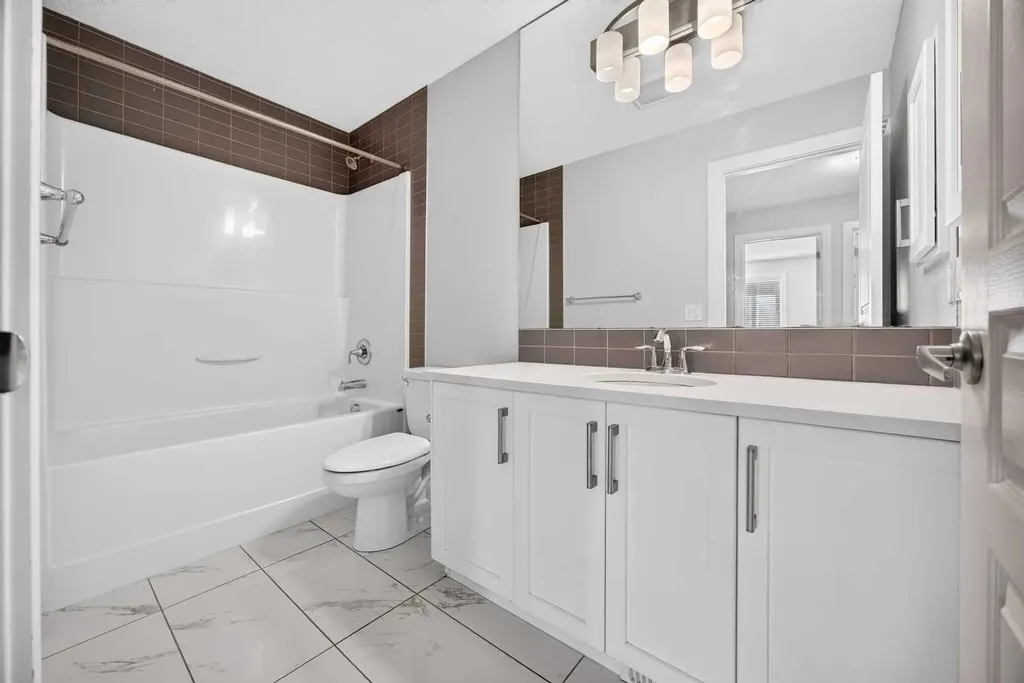 30 Evanscrest Rise NW Calgary AB T3P 0R7