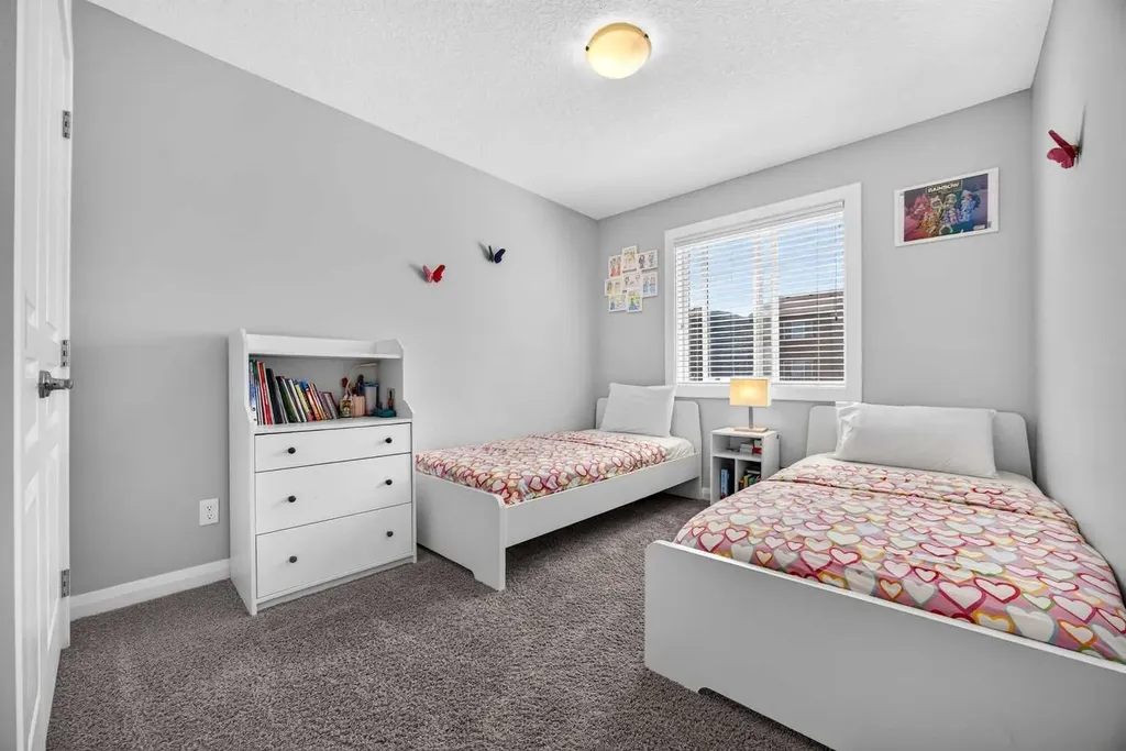 30 Evanscrest Rise NW Calgary AB T3P 0R7