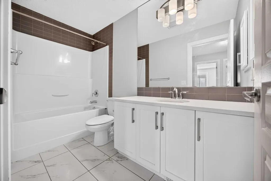 30 Evanscrest Rise NW Calgary AB T3P 0R7