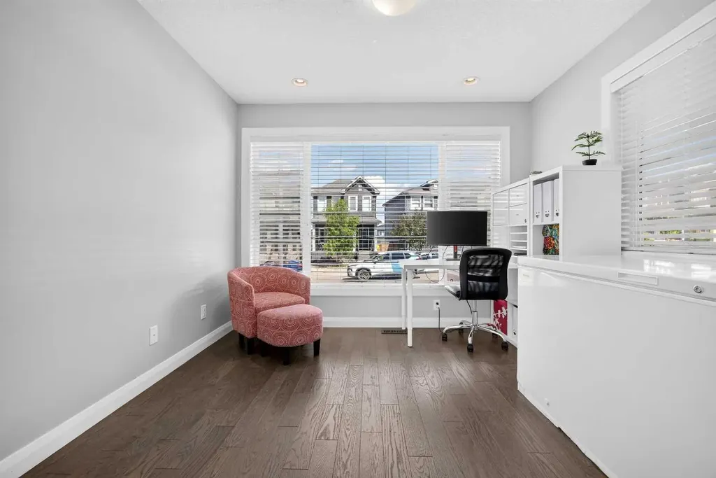 30 Evanscrest Rise NW Calgary AB T3P 0R7