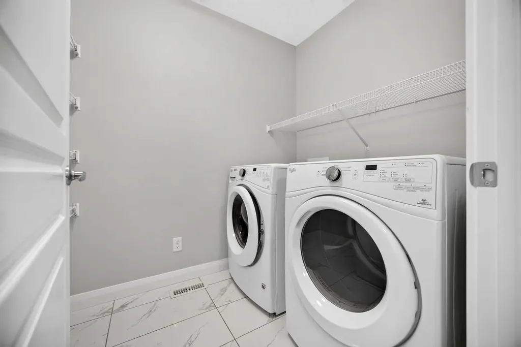 30 Evanscrest Rise NW Calgary AB T3P 0R7