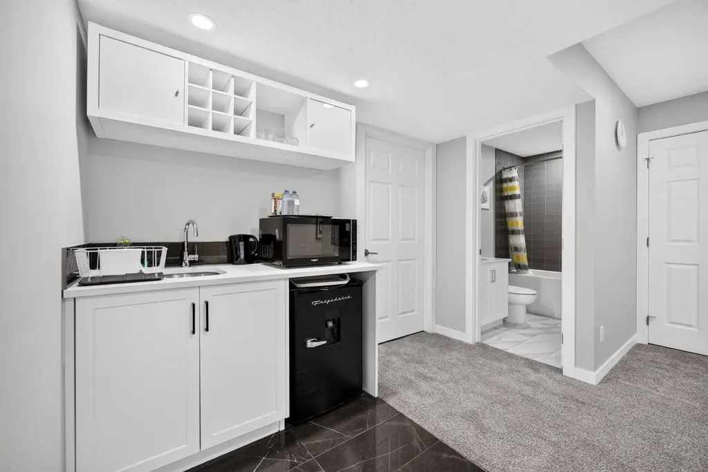 30 Evanscrest Rise NW Calgary AB T3P 0R7