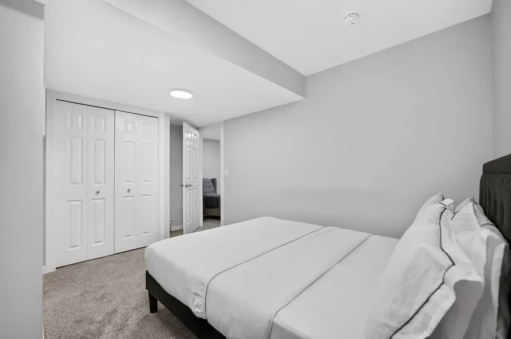 30 Evanscrest Rise NW Calgary AB T3P 0R7