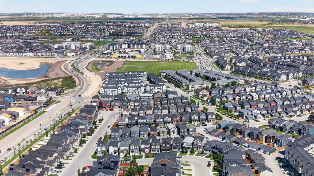 30 Evanscrest Rise NW Calgary AB T3P 0R7