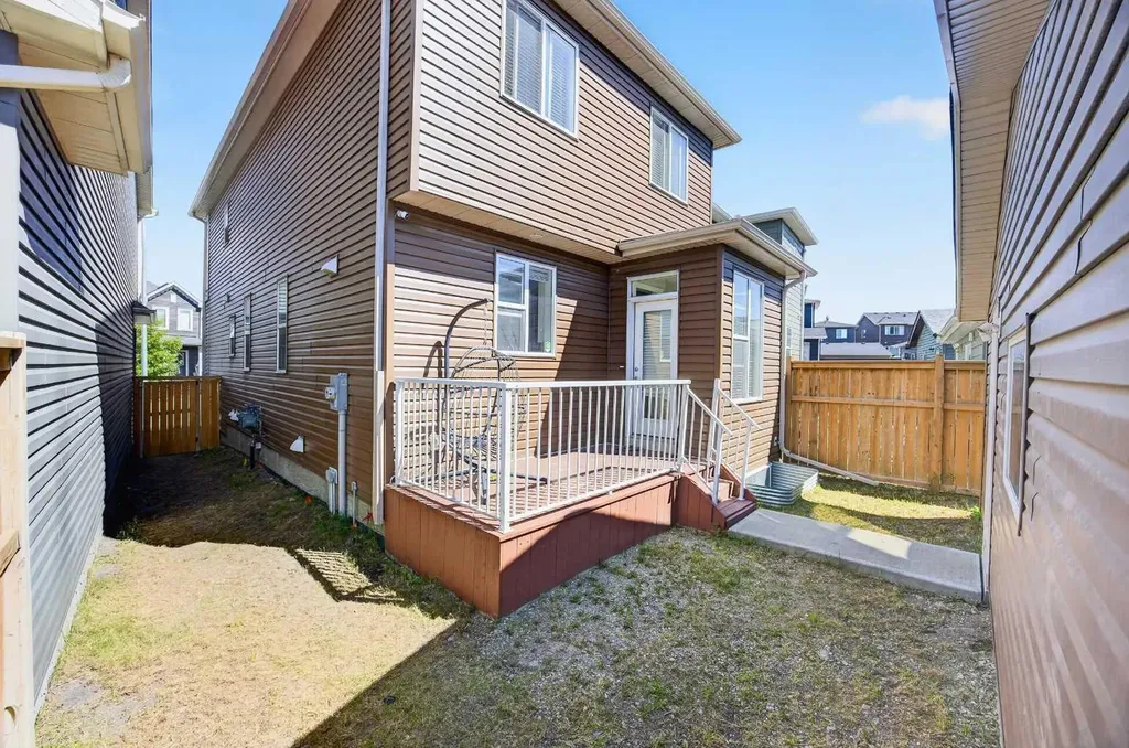 30 Evanscrest Rise NW Calgary AB T3P 0R7