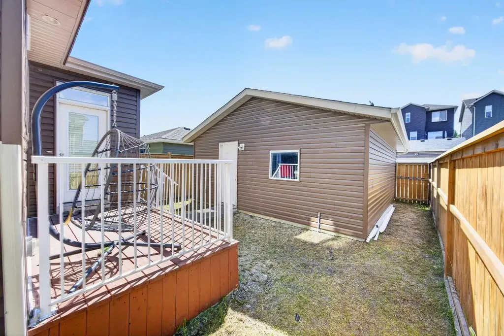 30 Evanscrest Rise NW Calgary AB T3P 0R7