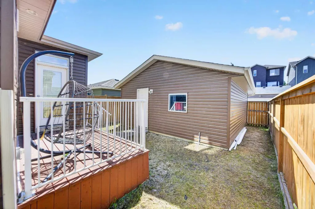 30 Evanscrest Rise NW Calgary AB T3P 0R7