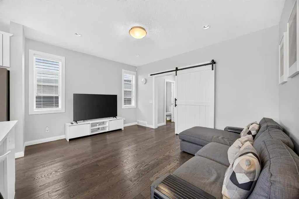 30 Evanscrest Rise NW Calgary AB T3P 0R7