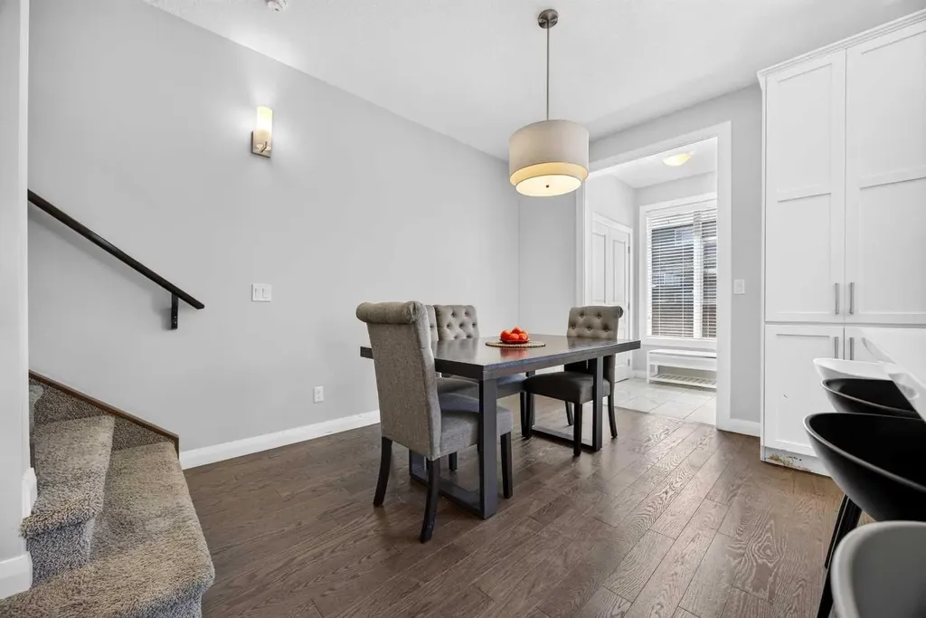 30 Evanscrest Rise NW Calgary AB T3P 0R7